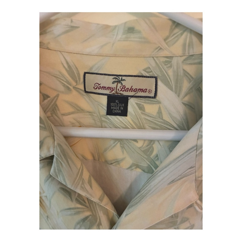 Tommy Bahama 100% Silk Short Sleeve Mens Button Down Shirt XL - Picture 2 of 6